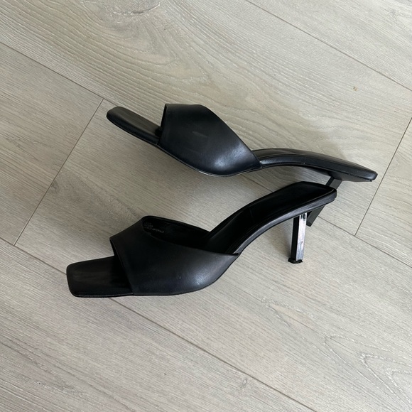 INC International Concepts Black Sandals with Open Back - Picture 4 of 5